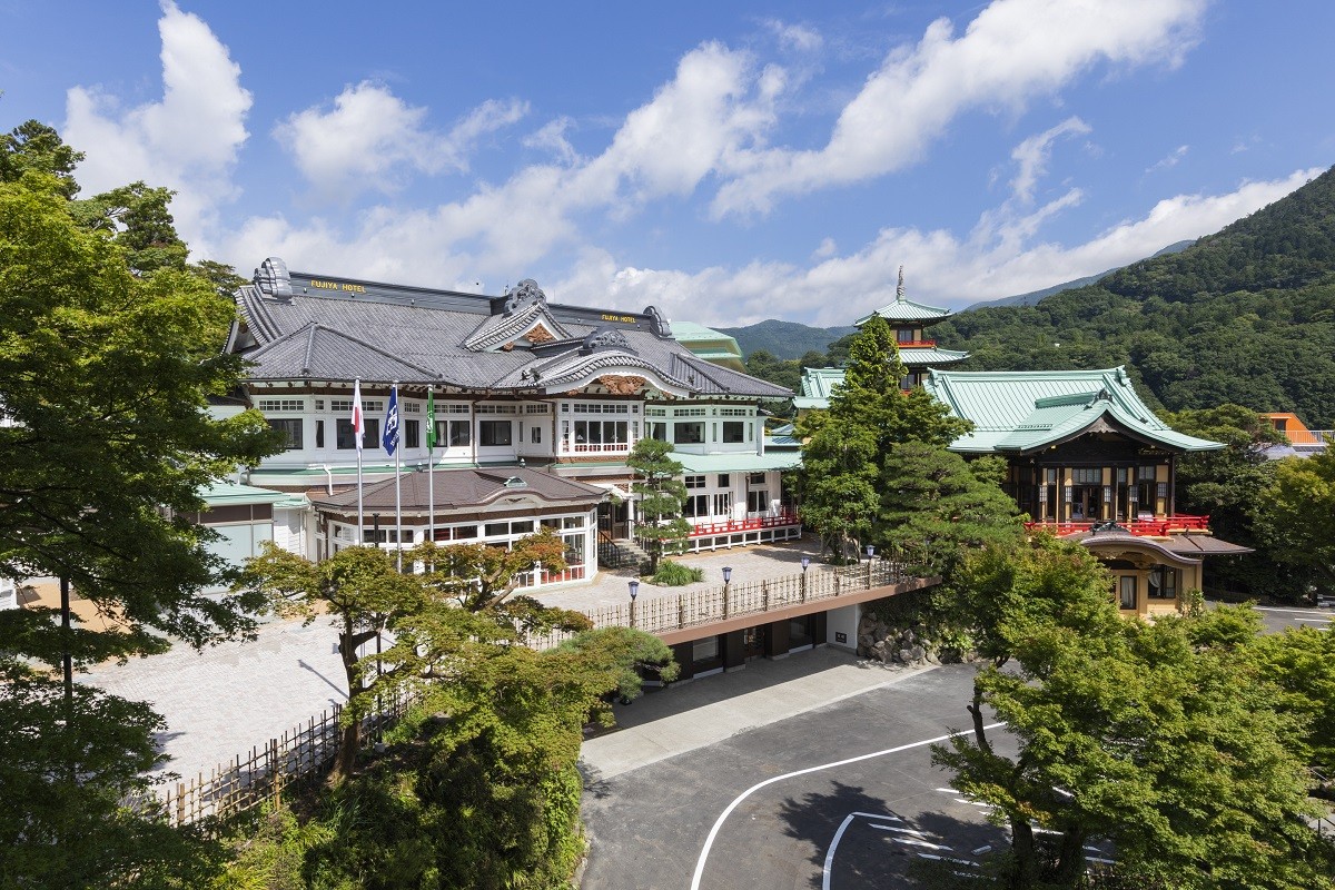 旅先での涼と萌子